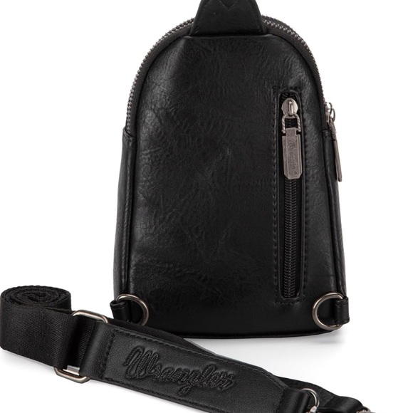 Wrangler Sling Bag/Crossbody/Chest Bag - Black - Picture 6 of 7